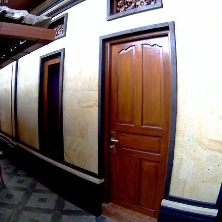 Indy House Hotel Ubud Exterior foto